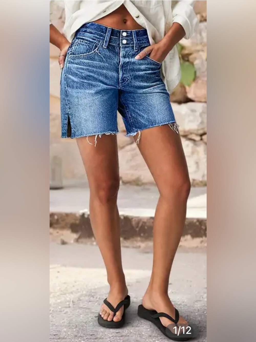 Flamingals Wash Split Raw Hem Flat Pocket Mid Rise Denim Shorts